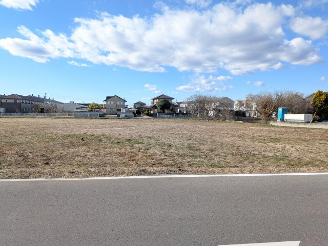 茨城町前田第6　全14区画　分譲宅地　建築条件なしの前面道路含む現地写真