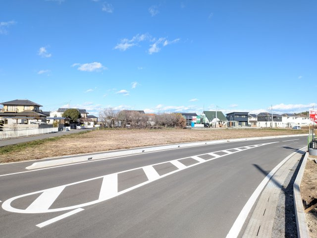 茨城町前田第6　全14区画　分譲宅地　建築条件なしの前面道路含む現地写真