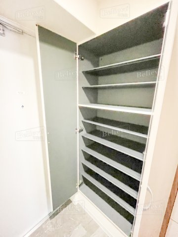 ボスコ ボブ ビルディングの内装