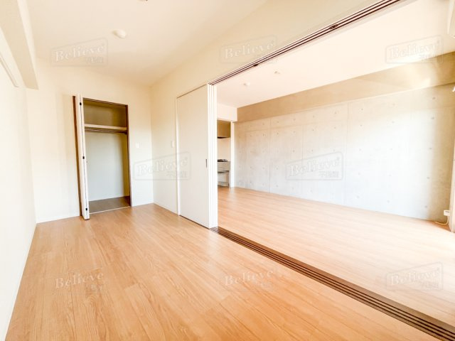 ボスコ ボブ ビルディングの寝室|クローゼット付きの寝室です☆