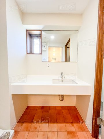 ボスコ ボブ ビルディングの洗面所|綺麗で明るい洗面所です☆