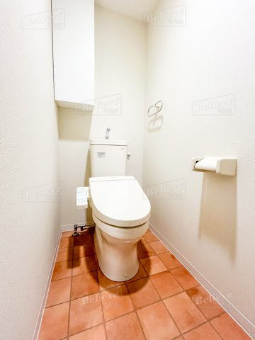 ボスコ ボブ ビルディングのトイレ|嬉しい温水洗浄便座付き★