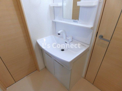 【洗面所】 | カーサピアッツァⅡ | 朝の支度もスムーズな独立洗面台。