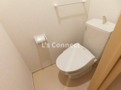 【トイレ】 | カーサピアッツァⅡ | 温水洗浄便座付きのトイレ。