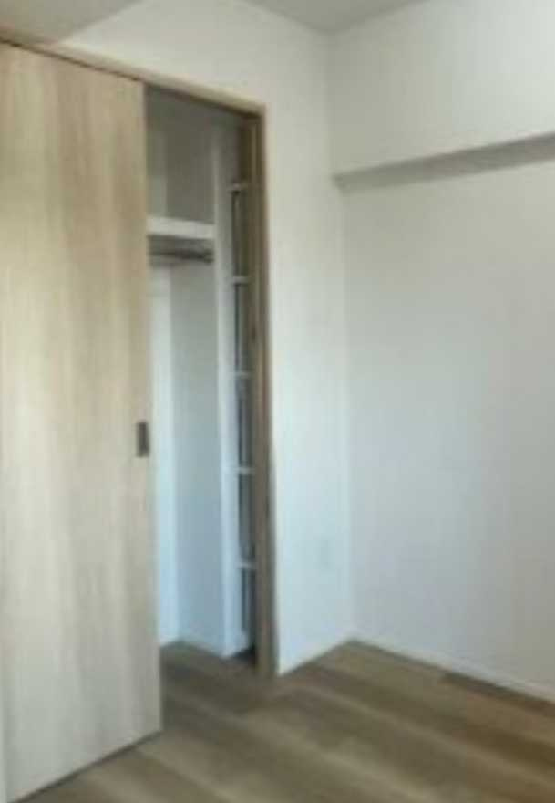 リテラス三軒茶屋　ペット相談可　敷金0礼金0　オートロックの収納