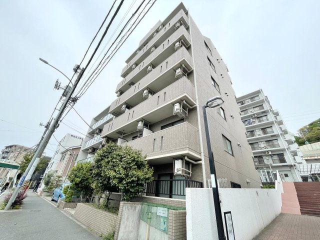 カーサクレセス南太田の外観