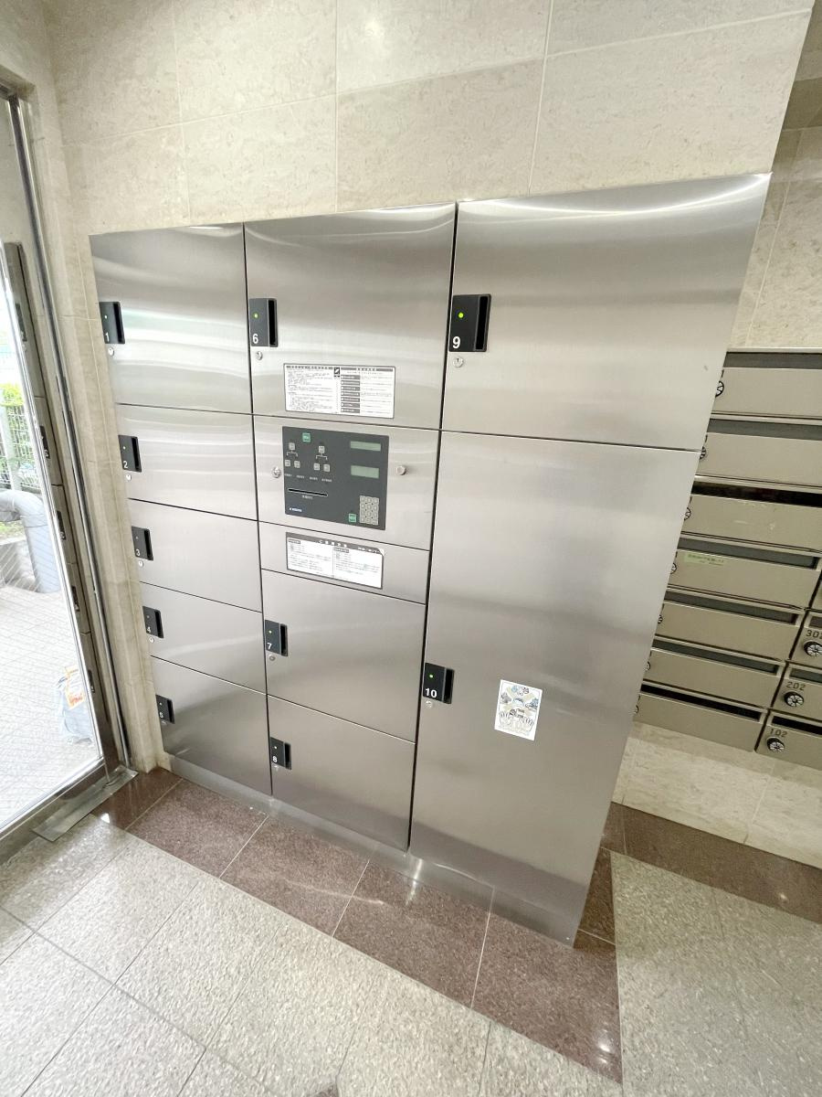 カーサクレセス南太田のロビー