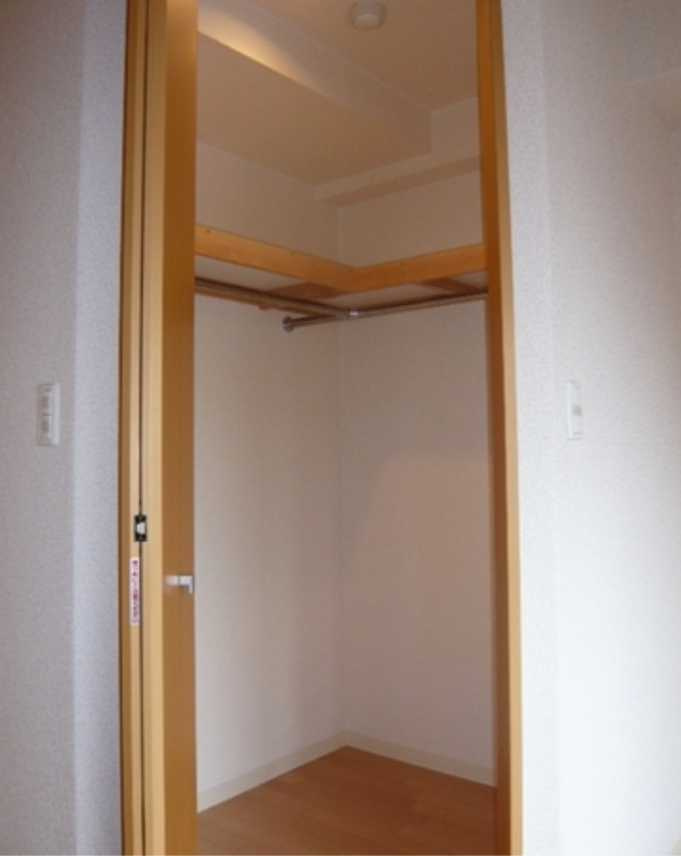 フォレスト446　高層階　管理人巡回　陽当たり良好の収納