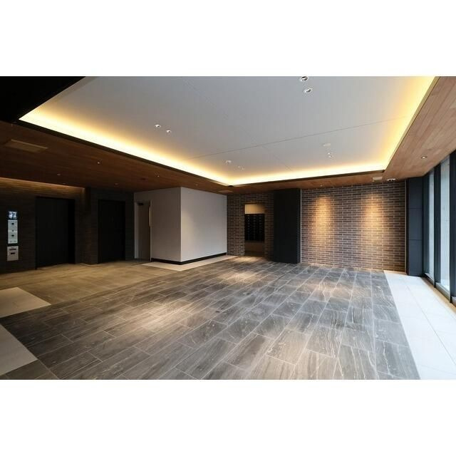 グランカーサ横濱石川町のエントランス