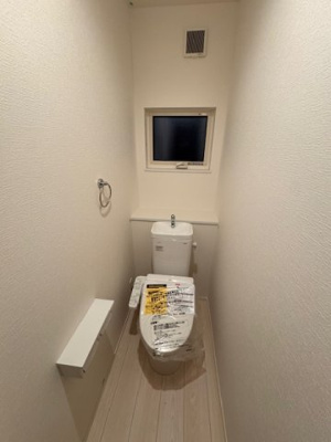 【トイレ】 | FIRST　TOWN尾張旭市第1城山町城山全2棟【仲介手数料無料　城山小　旭中】 | 今すぐのご案内可能です！→  0120-336-922　までお気軽にお問い合わせください。