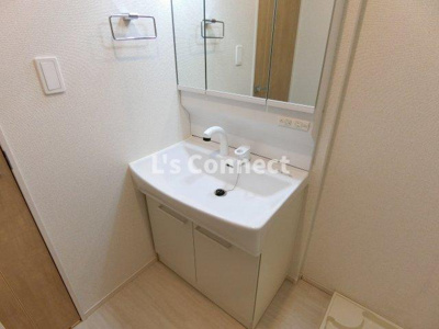 【洗面所】 | ノアーズアークⅡ | 朝の支度もスムーズな独立洗面台。