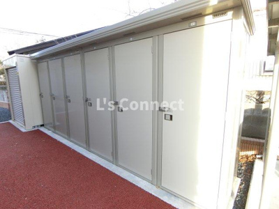 【その他共用部分】 | ノアーズアークⅡ | 外物置にはタイヤを収納できます。