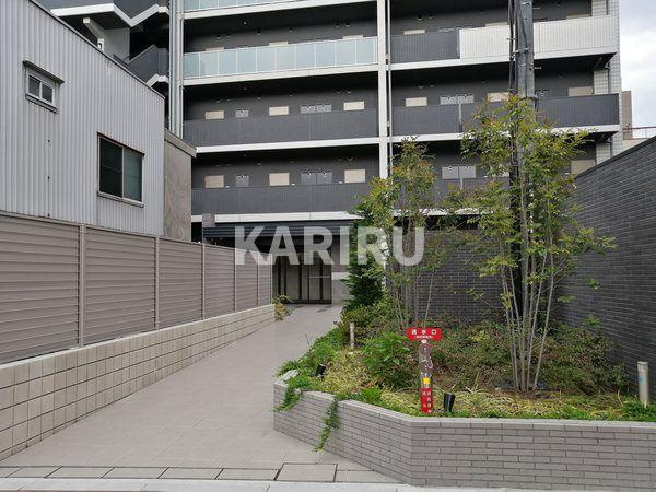 レジュールアッシュOSAKA新深江のエントランス