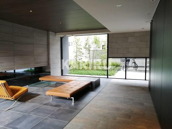 レジュールアッシュOSAKA新深江のロビー