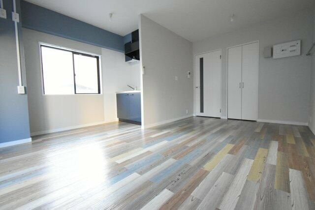 フレーヴァー伊勢佐木の居間・リビング