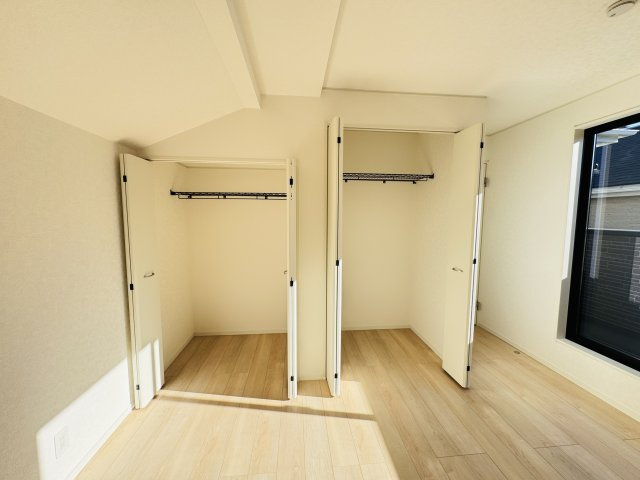 柏市布施新町４丁目新築戸建（布施新町第３）の収納|6.5帖寝室収納・クローゼット２つでたっぷり収納♪