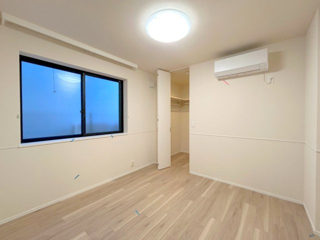 エルズプラス高円寺南の寝室|全室エアコンと照明付き