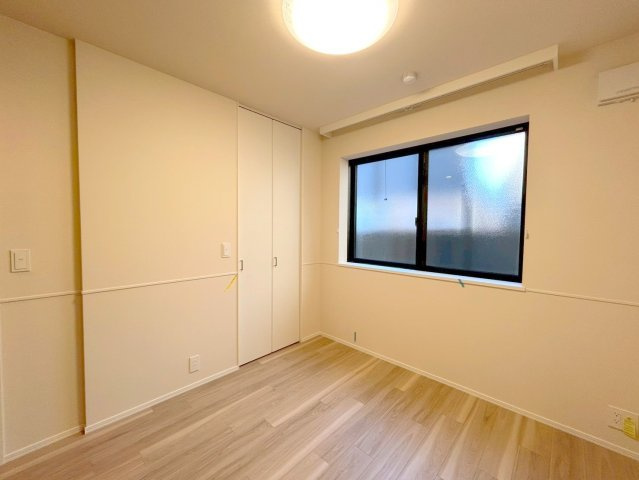 エルズプラス高円寺南のセキュリティ|防犯シャッターあり