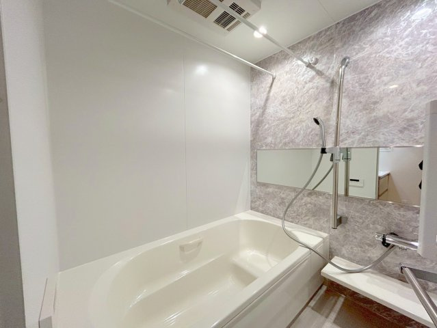 エルズプラス高円寺南の浴室|追焚・浴室乾燥機付き♪一坪サイズのゆったりバス