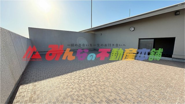 エバーライフネアシティ久留米弐番館のバルコニー|ロフトよりスカイデッキに出入り出来ます。