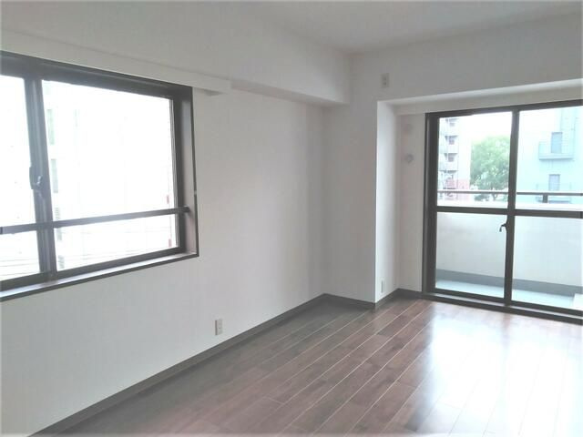 ハーズ横浜ベイガーデンの居間・リビング