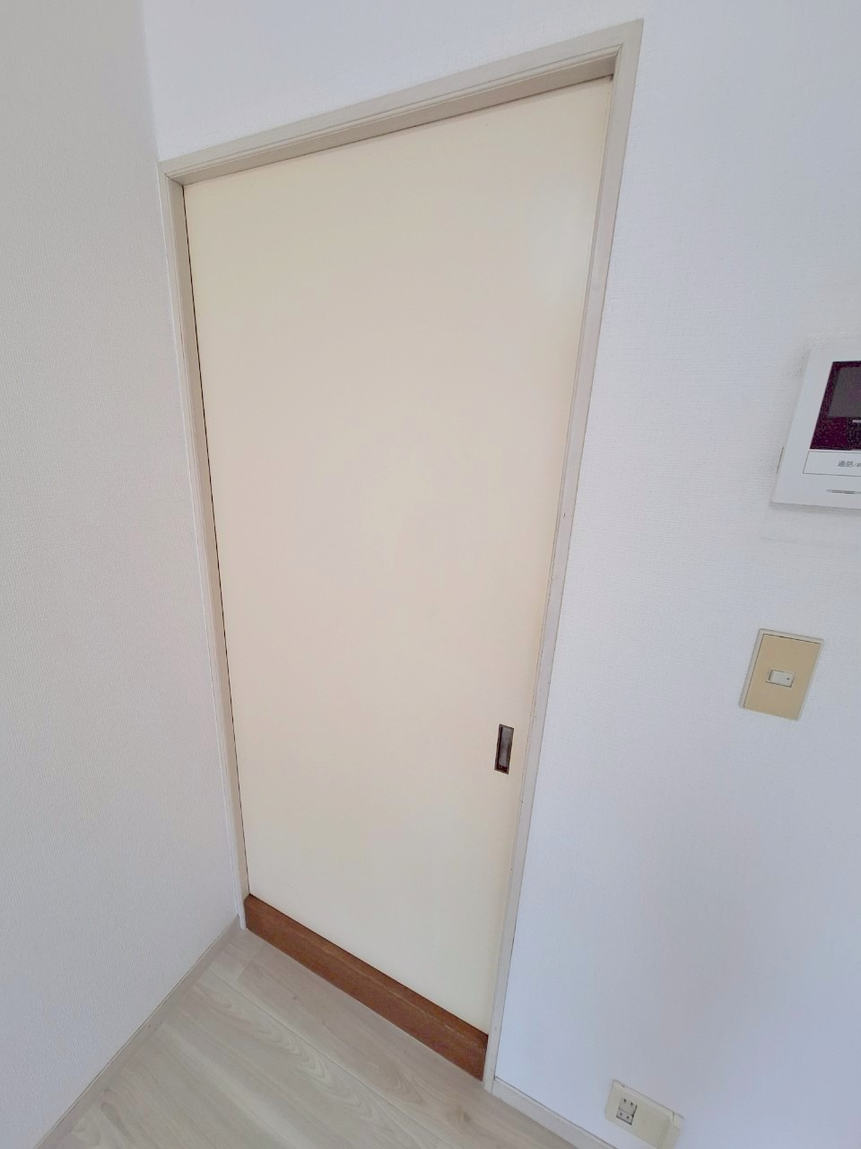 ピアー中野の内装|洋室とキッチンは引き戸で仕切ることができます