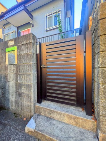 貸家　六ツ川３－５４－３のエントランス