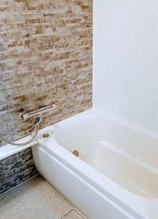 【中古マンション】かわつるグリーンタウン新鶴の浴室|日々の疲れを癒すお風呂付です