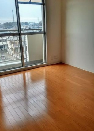 【中古マンション】かわつるグリーンタウン新鶴の洋室|6帖洋室です