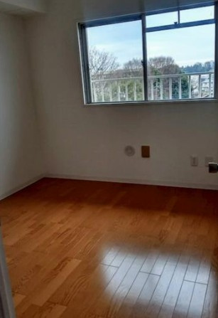 【中古マンション】かわつるグリーンタウン新鶴の洋室|4.4帖洋室です