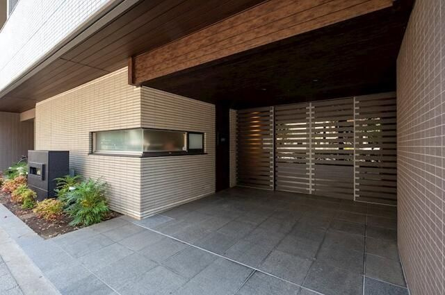 レジディア浅草橋のエントランス