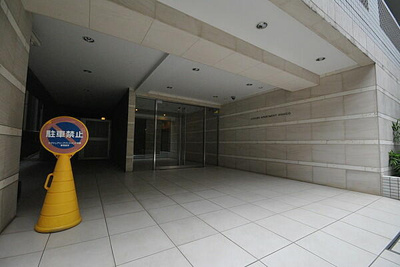 【エントランス】 | ラグジュアリーアパートメント本郷