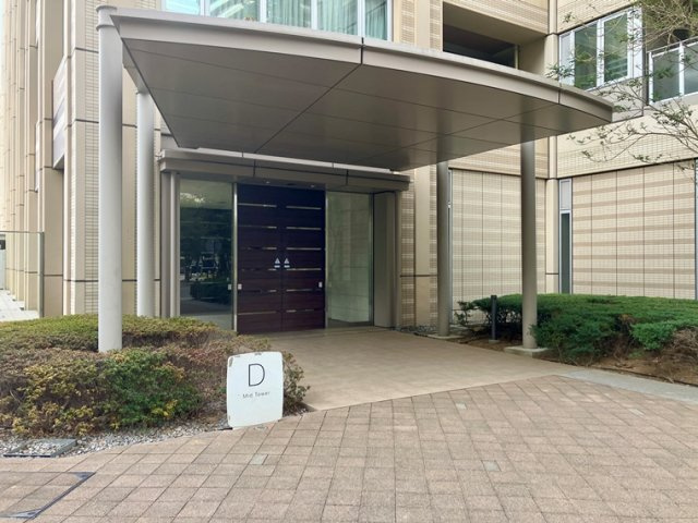パークシティ柏の葉キャンパス二番街ミッドタワーＤ棟のエントランス