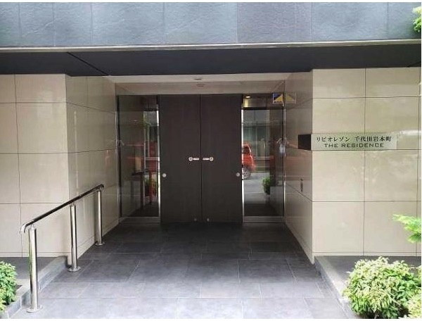 【エントランス】 | ★仲介手数料無料★リビオレゾン千代田岩本町THE RESIDENCE（最上階・角住戸につき　通風・陽当たり良好）