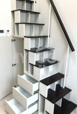 ハーモニーテラス野方の収納|収納階段