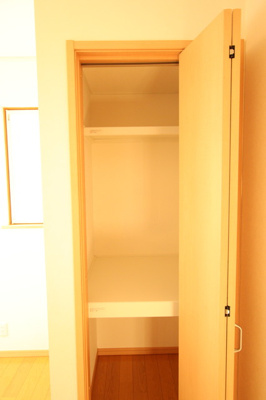 【別室参考写真】踊り場の収納