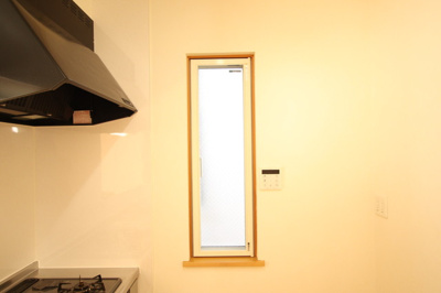 【別室参考写真】キッチン横に窓有り