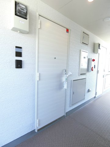 リブリ・岸辺・OSAKAの玄関