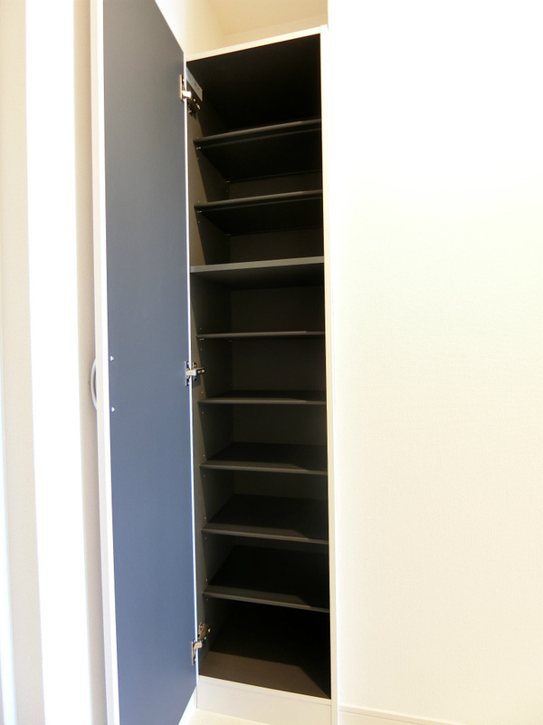 リブリ・岸辺・OSAKAの収納