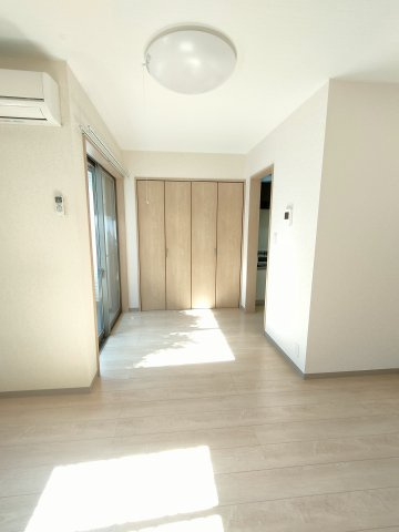 ラフィネY新河岸の居間・リビング