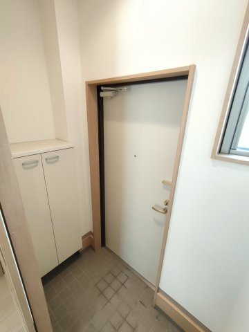 ラフィネY新河岸の玄関