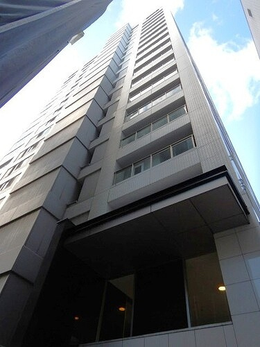 リビオ中島公園アルファタワーの外観