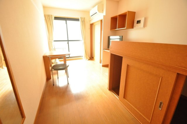 レオパレスメゾンエトワールの居間・リビング