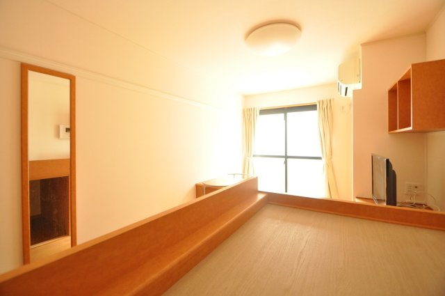 レオパレスメゾンエトワールの居間・リビング