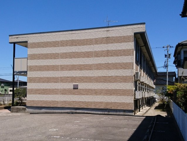 レオパレスメゾンエトワールの外観