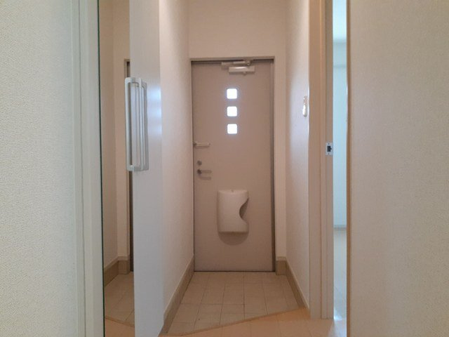 エトワール八尾Ⅲの玄関