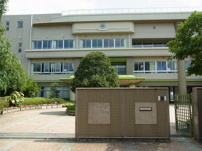 川崎市立井田小学校240ｍ