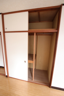 ★仕切り付きで収納しやすい★