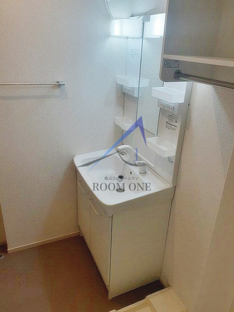 オーヴェスト多摩川の洗面所|独立洗面台です。