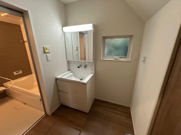 【独立洗面台】